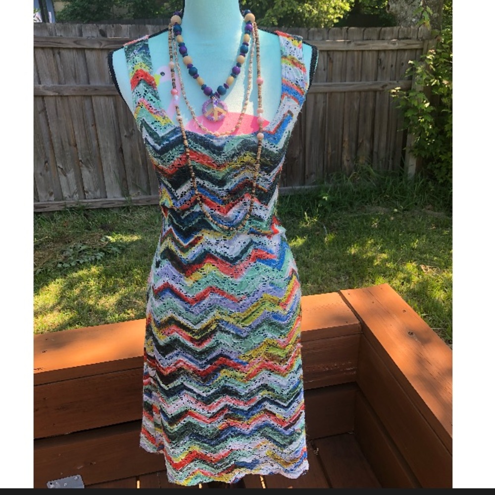 Ronni Nicole Summer zigzag lace dress